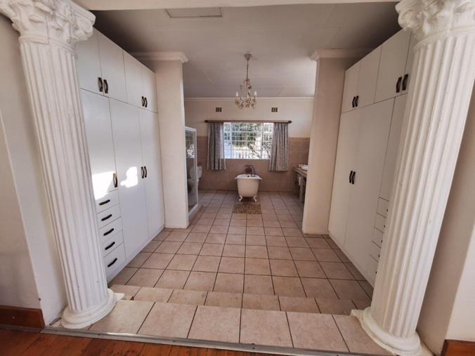 mlswest's tweet photo. 3 Bedroom House for Sale in Monument, Krugersdorp | R 1 900 000 🏡✨

https://t.co/JhsbtIs1wQ

#mlswest #property https://t.co/gnALVMXbWJ