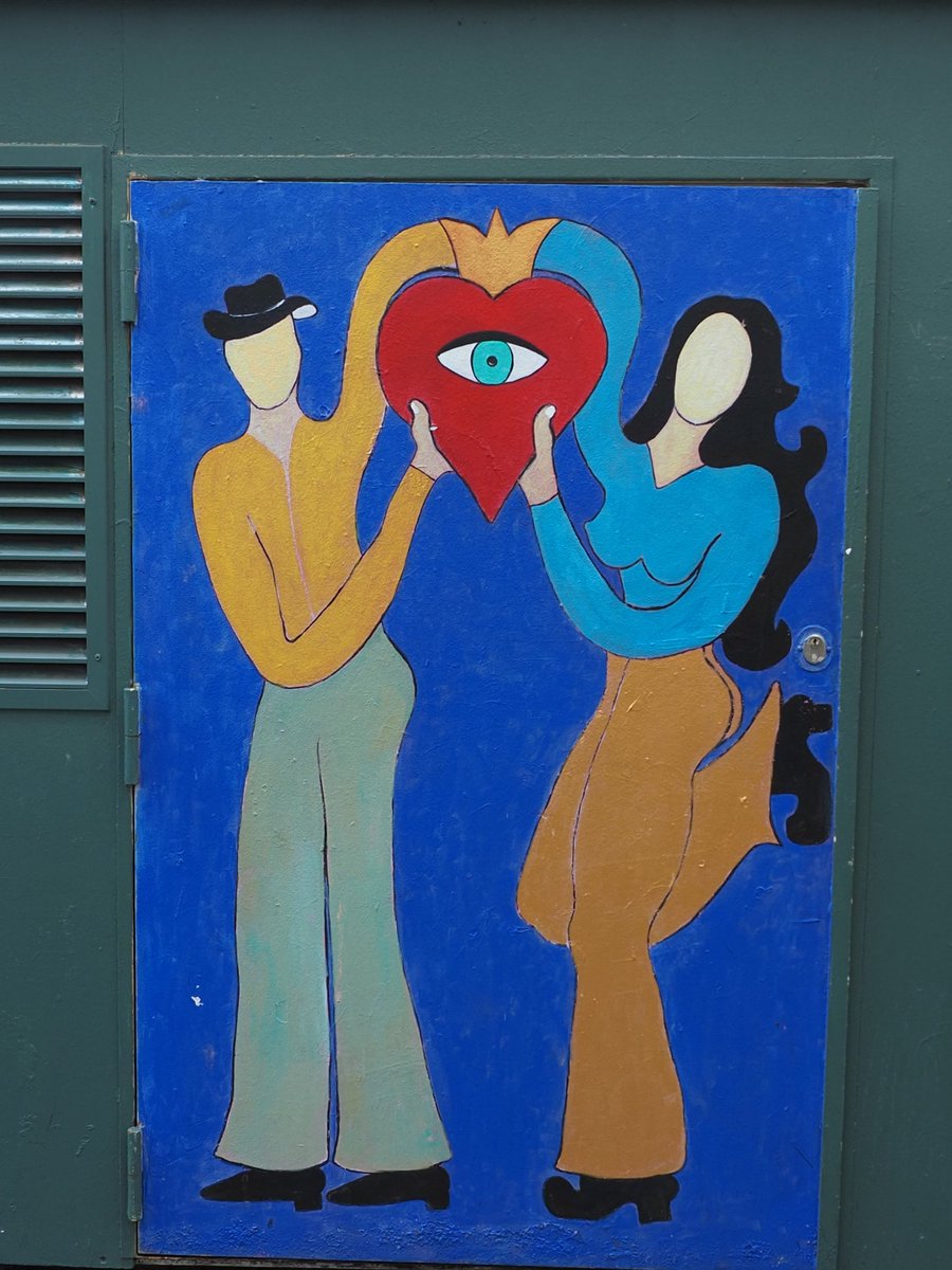 DreamingPippin's tweet photo. L’amour sur les murs — I
Deux silhouettes sans visage
offraient seulement un cœur.
Parfois, l’amour arrive
avant le nom,
avant les mots.
🐶✌️
#LAmourSurLesMurs #Paris
#ArtUrbain #StreetArt #MuralArt
#Photographie #Amour
#PhotoDeRue #ParisPhotography https://t.co/VG64DnThzF