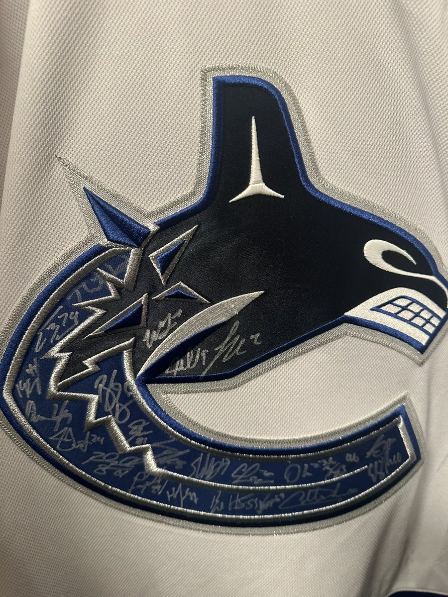 bcmike2342's tweet photo. @QuadrelliD Probably a team autographed jersey from a few years ago. https://t.co/FAE0YXtxw3