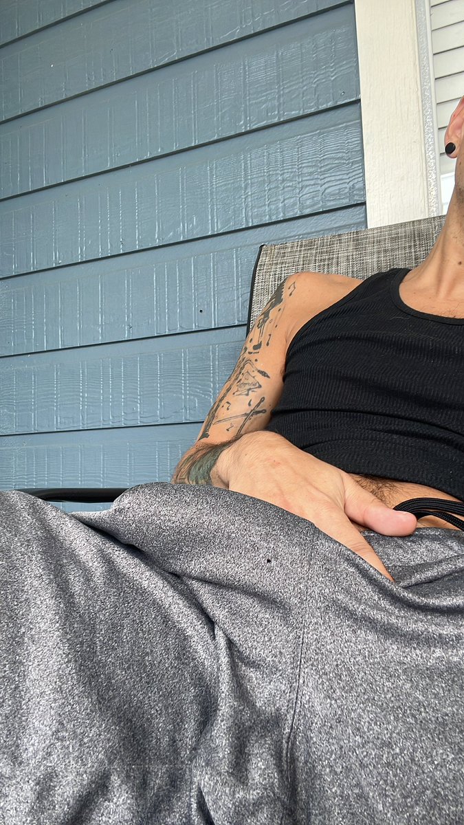 NathanBerg68997's tweet photo. #bulge #bigcock #bigdick #bwc #of #snapchat #hmu #dm #content https://t.co/65MrFK2CID
