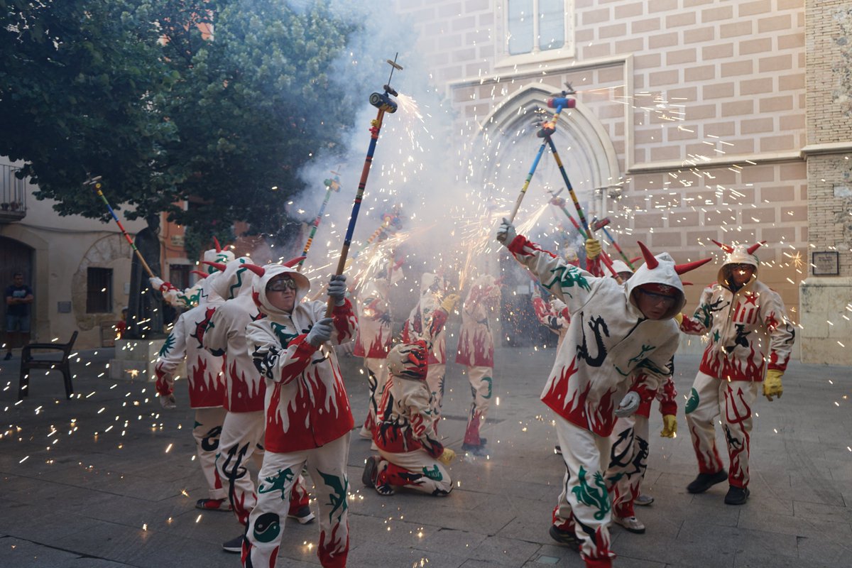 DalmauAndreu's tweet photo. 🔥 CORREFOC CAGAFOCS 2026🔥

Això ja fa olor de festa! Us deixo algunes fotos de la quarta edició del correfoc organitzat per la Colla de Diables Els Cagarrieres📸 https://t.co/GwWEmLeffz