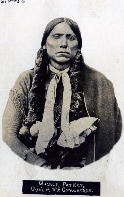 INEHRM's tweet photo. #HistoriaIndígena

El 2 de junio de 1875, tras una devastadora guerra en la que se les habían destruido bienes y suministros, la última banda libre de comanches bajo jefe Quanah se rindió ante los Estados Unidos. https://t.co/J6zShNHByE