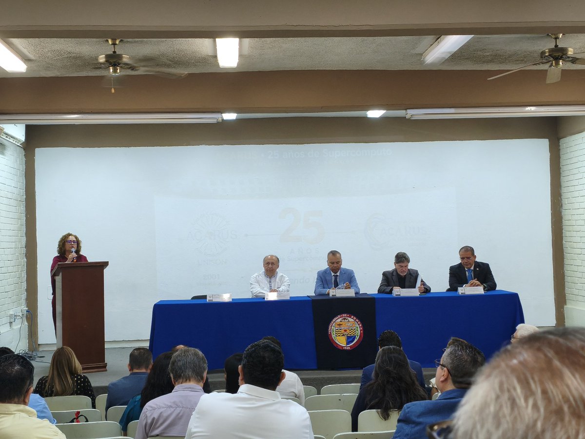 Rql_Torres's tweet photo. Arranca el ACARUS Summit 2026. Muchas felicidades por estos 25 años en los que la @soyunison ha logrado tener el equipo de supercómputo más importante del país. https://t.co/MyCPIcknKh