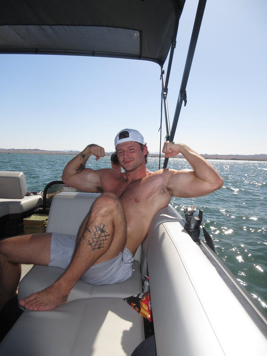 aidennix6's tweet photo. Little California trip 
#gymbro #fitness #photodump #findom #vacation https://t.co/EuZw6M2rHG
