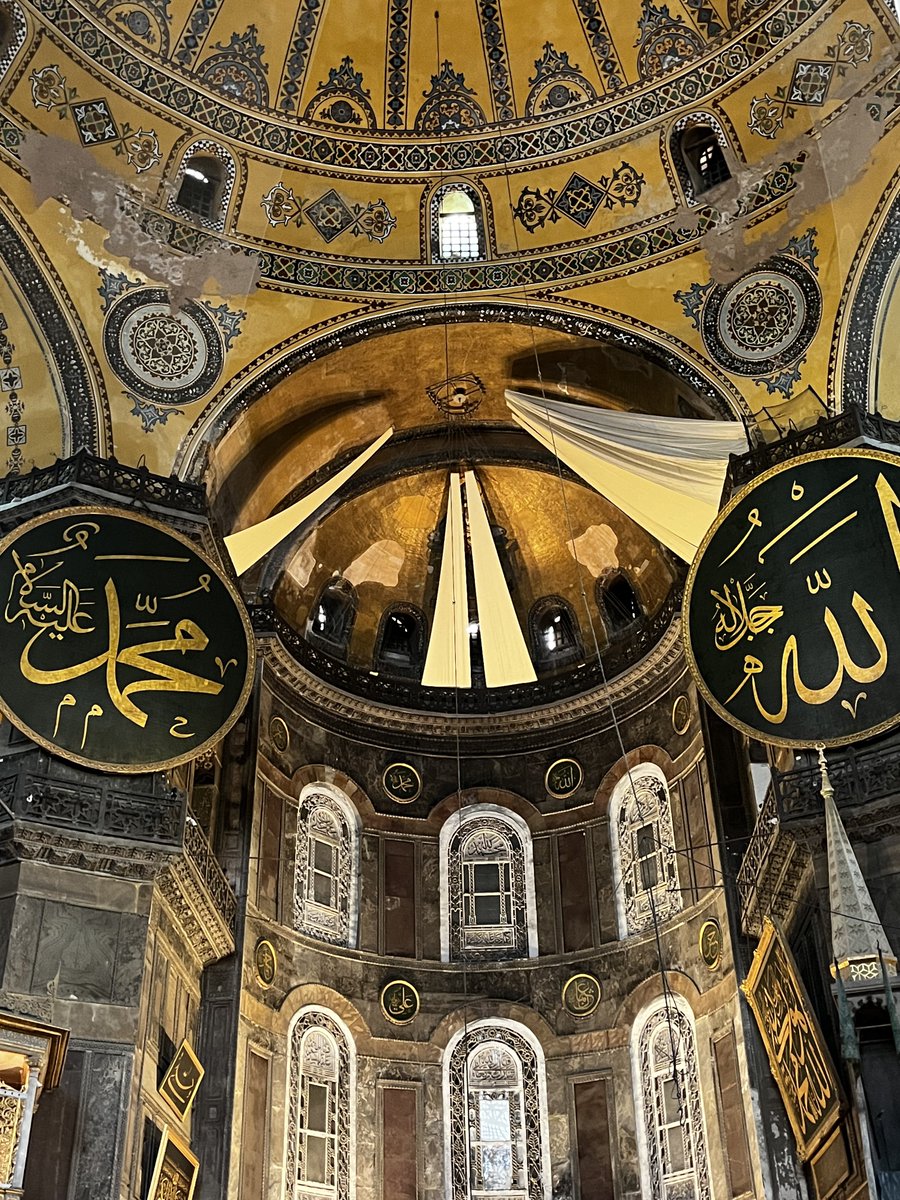 DivitResmi's tweet photo. 573 yıl önce bugün (1 Haziran 1453) Ayasofya’da ilk cuma namazı kılındı. https://t.co/Wz7SQo4LKr