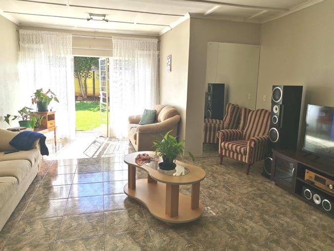 mlswest's tweet photo. 4 Bedroom House for Sale in Selwyn, Roodepoort | R 1 590 000 🏡✨

https://t.co/jSPHZLHV7h

#mlswest #property https://t.co/98dgDKi7nm
