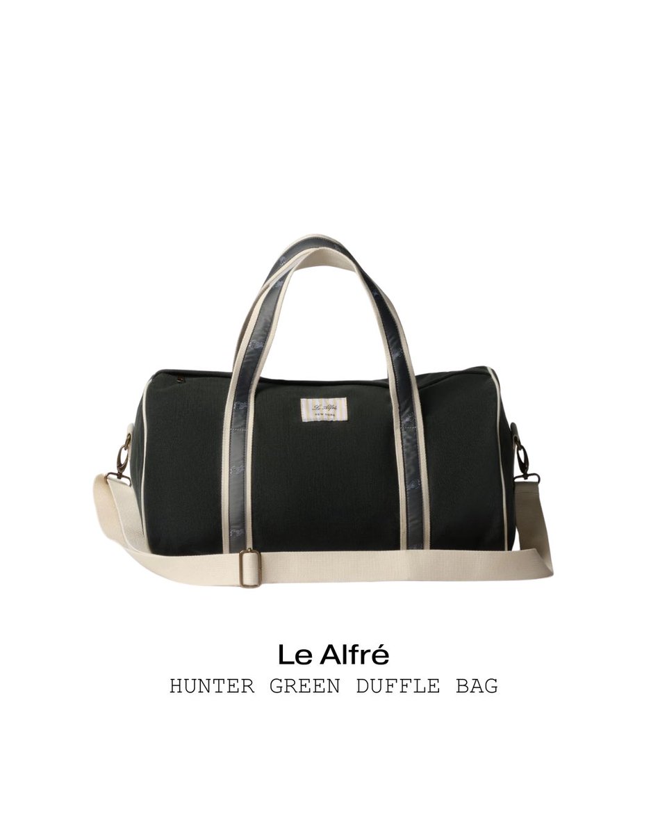 rachcorrine's tweet photo. ANTI-BACKPACK PROPAGANDA. I’m looking @ you Breanne. (I saw the pics. I am not proud. The backpack does not go hard). Hot boys use bags. Updated my shop. Good for summer travel and being hot! https://t.co/hXQEbjiEaq