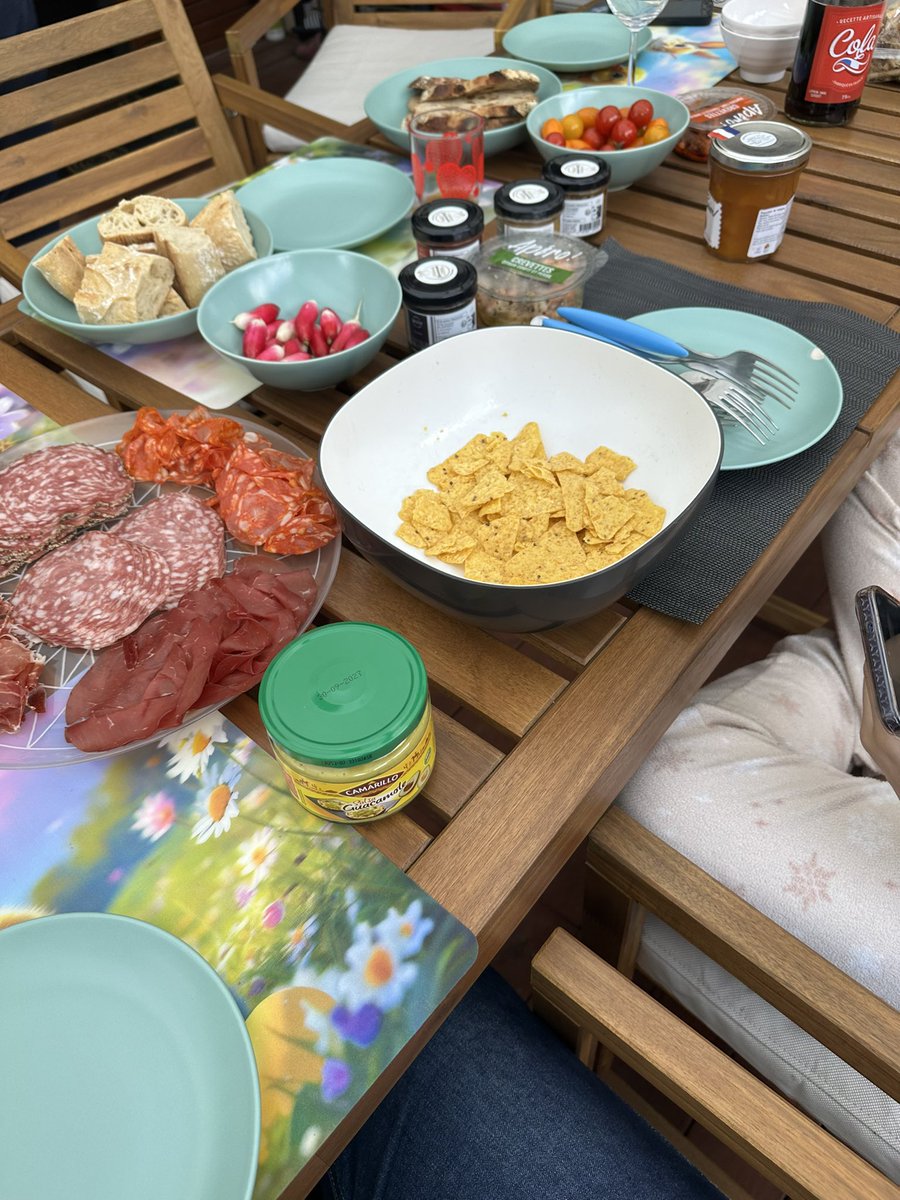 Psyhodelikus's tweet photo. Bon app https://t.co/nTU0KRDs9v