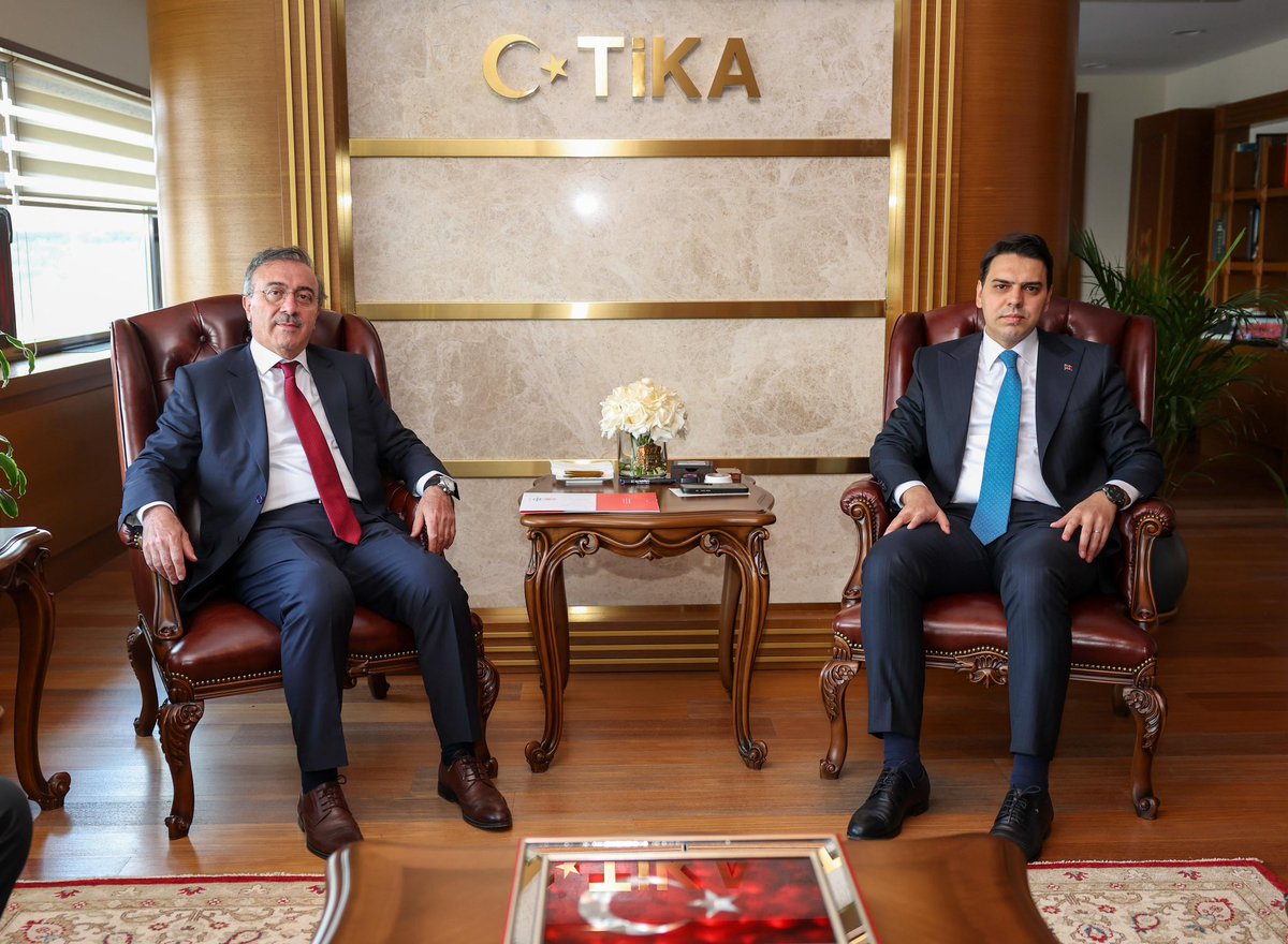 Said_Yuce's tweet photo. TİKA Başkanımız Abdullah Eren beyefendiyi ziyaretimiz faydalı görüşmelere sahne oldu.
TİKA, gönül coğrafyamıza, ata topraklarına, Türkî Cumhuriyetlere, Balkanlar ve İslam coğrafyasının her köşesine ulaşıp hayırlar ve güzellikler götürüyor. 

İslam medeniyetinin ve Selçuklu-Osmanlı mirasının nadide eserlerini yeniden ihya ediyor. İnsanlığın ortak mirasına sahip çıkıyor. Türkiye Cumhuriyeti Devletinin ve hükümetinin küresel vizyonunu dünyaya taşıyor. Binler tebrik ve teşekkürler.

Bu arada maneviyat temelli hizmetlerin ehemmiyeti üzerinde müzakerelerde bulunduk. İİKV’nin faaliyetlerini paylaştık.