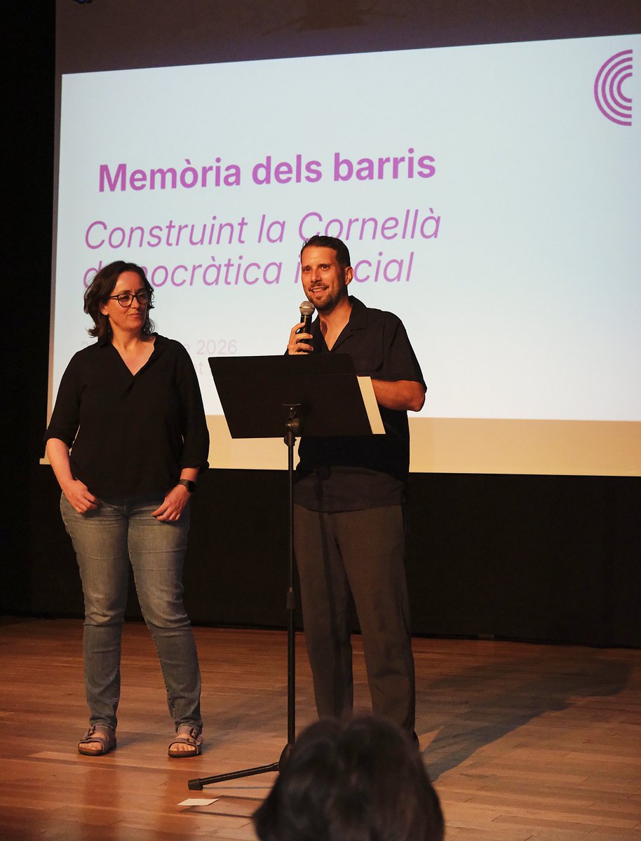 CatComuCornella's tweet photo. 🎬 MEMÒRIA DELS BARRIS

Divendres passat vam gaudir de la preestrena de la sèrie de 📲vídeos Memòria dels Barris, un petit homenatge a les persones que, amb el seu compromís i la seva ✊lluita, han contribuït a construir la Cornellà 🗳️democràtica i social que avui coneixem. https://t.co/iTHevUhNZA