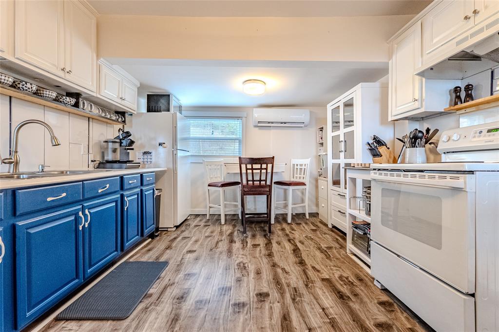 REMAXInfinityNL's tweet photo. ✨308 MAIN RD, TORS COVE✨

List price $269,900
MLS®1298311 | Single Family
🛌🏻2 Bed🛁1 Bath🔨980sf

Sellers Directive - No conveyance of any offers prior to 2pm June 7, 2026 and to remain open until 7pm same day.

Call Regina Russell
📱 709-689-2284
📩russellre2012@gmail.com https://t.co/m9xEfDSNKL