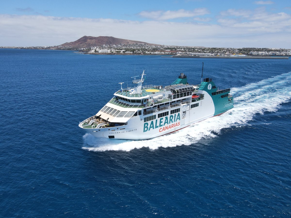 BaleariaCanaria's tweet photo. El Volcán de Tindaya estrena look.

Así de bien luce el ferry con sus nuevos colores, los de Baleària Canarias. 🤩 ¡De locos!

🤳Prepárate, porque te vas a querer sacar un selfie con él sí o sí en la ruta Playa Blanca – Corralejo. https://t.co/tJmTBKs62A