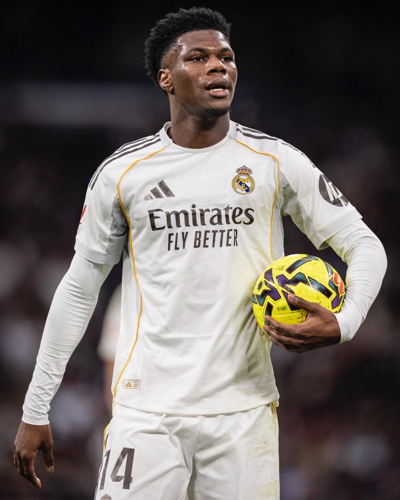 MatchGoaal's tweet photo. 🚨💣 BREAKING: Manchester United are reportedly exploring a move for Aurélien Tchouaméni ahead of the summer transfer window.

Real Madrid are understood to be open to discussions if a significant offer arrives, with United viewing the French midfielder as a potential long-term replacement for Casemiro.

Old Trafford could be Tchouaméni’s next destination if talks progress in the coming weeks. 🔴🇫🇷