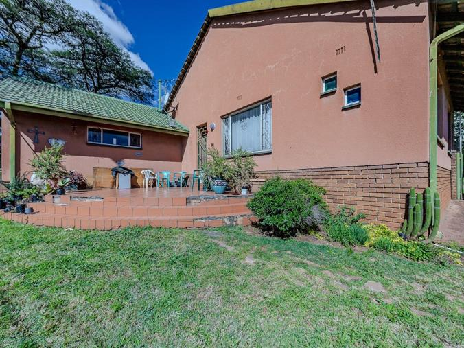 mlswest's tweet photo. 4 Bedroom House for Sale in Florida Hills, Roodepoort | R 1 495 000 🏡✨

https://t.co/Ip0kHgp0uB

#mlswest #property https://t.co/mwvWsqDFCw
