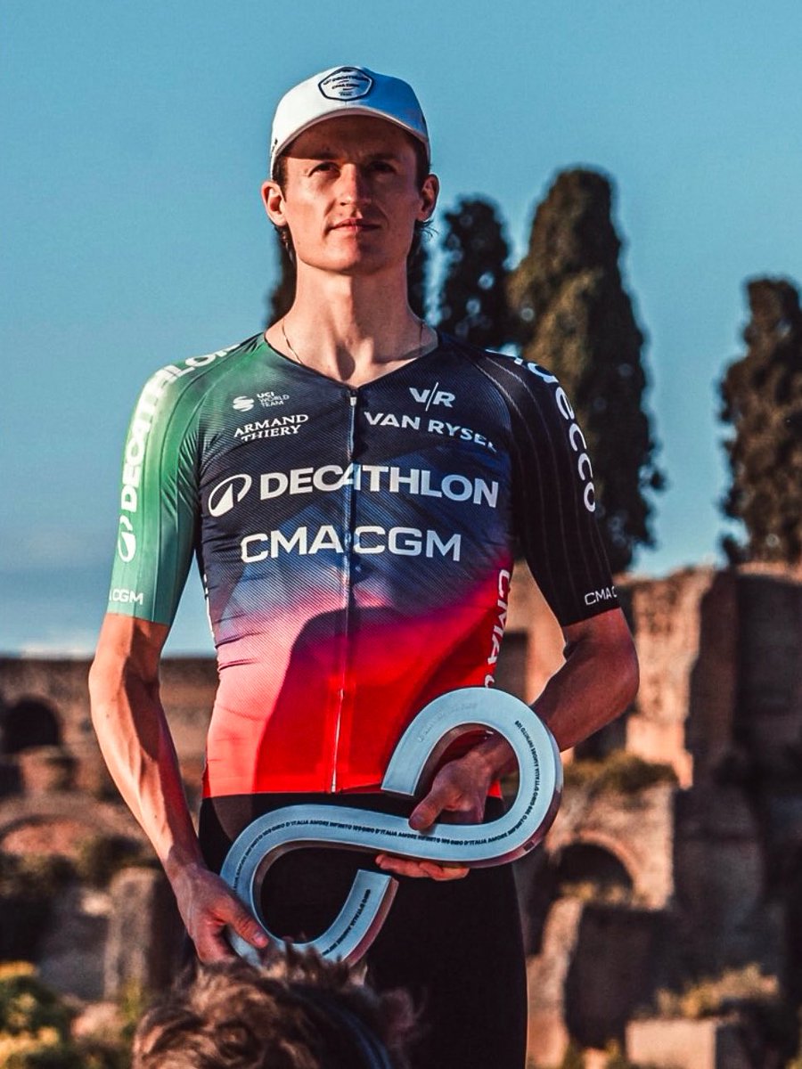 lucxsronald's tweet photo. Felix Gall has decided… he will transfer to LIDL-Trek, Mülhberger will come with him.

Gazzetta mentioned a week ago, that Felix Gall received an offer from Lidl-Trek, and now HLN confirms that he has already decided to leave becoming GC number 2 after Seixas in Decathlon to Lidl-Trek.

He will also bring his Austrian domestique Gregor Mühlberger, who was very good at this Giro. HLN also confirms Jordi Meuss will come. 

So now the team will have all Ayuso, Gee, Skjelmose & Gall fighting for GC. So what now with Ciccone? Well according to rumours he might break his contract (until 2027) and leave the team early. But where? That is currently unknown, but it definitely won’t be in some superteam.

So what do you say to this news and where do you think Ciccone should go?

📷: @pipecano_photo