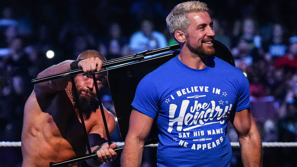 ButInTheory's tweet photo. You know what's funny?

Everybody's acting shocked about what happened last week. Like they couldn't believe Austin Theory snapped. Really? Have you not been paying attention?

@ApplaudMyEncore wants to stand in the middle of the ring singing songs about @HumbleUpHaters. https://t.co/mhfL8CjC8O