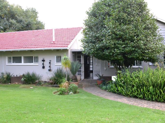 mlswest's tweet photo. 4 Bedroom House for Sale in Monument, Krugersdorp | R 1 800 000 🏡✨

https://t.co/RWLm2lHAg8

#mlswest #property https://t.co/g22ULiw9Cb