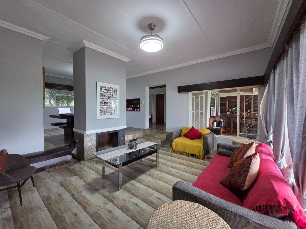 mlswest's tweet photo. 4 Bedroom House for Sale in Monument, Krugersdorp | R 1 800 000 🏡✨

https://t.co/RWLm2lHAg8

#mlswest #property https://t.co/g22ULiw9Cb