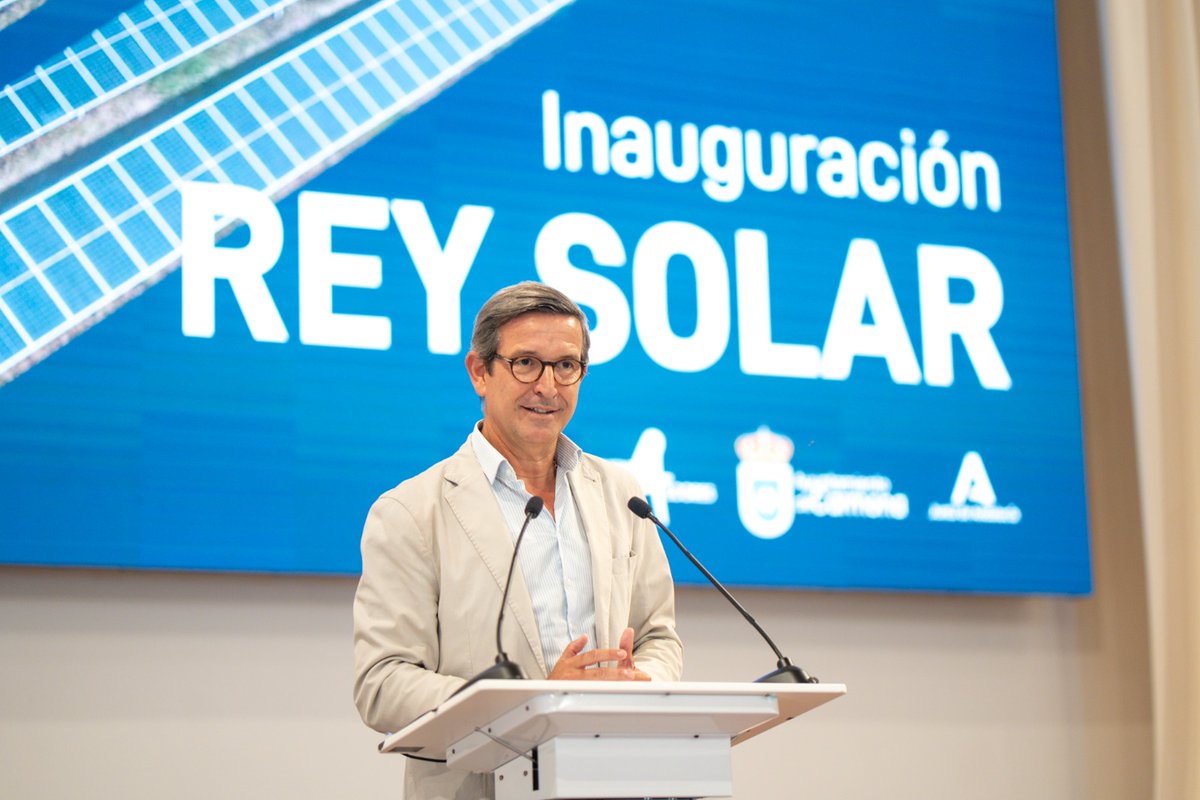 ParadelaJSr's tweet photo. La energía limpia y a precios competitivos es la palanca para industrializar Andalucía, que se está convirtiendo en un hub energético, industrial y logístico. Pero necesitamos que el Gobierno publique ya la planificación eléctrica y que dé respuesta a las necesidades de la región https://t.co/8gADqUmFMy