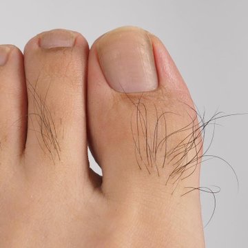 Manifest_Lord's tweet photo. Early signs your heart is starting to fail (&amp; you don't realize it):

1. Check for toe hair. https://t.co/NUhG2W5nFI
