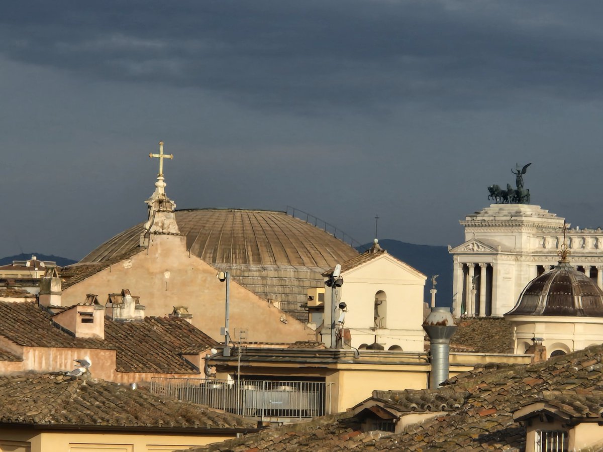 polblonde's tweet photo. Superb evening in Rome with dome of the Pantheon in background https://t.co/ssyVqcsMho