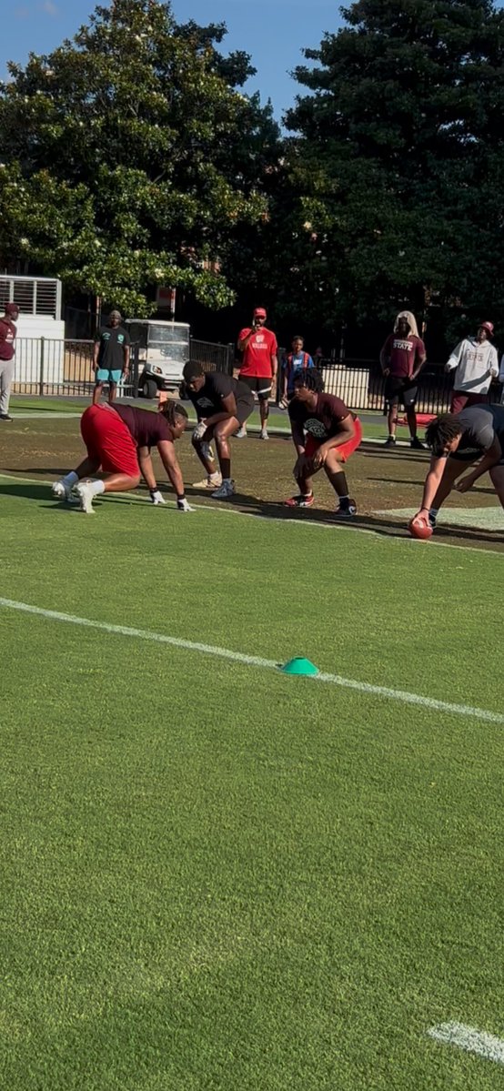 3twill4's tweet photo. Great day at Mississippi State! Continuing to learn all positions on 
O-line. Thanks Coach @LoadholtPhil

 @HailStateFB @WARRIORNATION20 @RecruitWarriors @PrepRedzoneAL 
@CoachDChapman30 @coachswift64
@JHaglerDBZ @coachmarkf @MacCorleone74 @Bulldawgs247 https://t.co/nA5FvkkZwQ