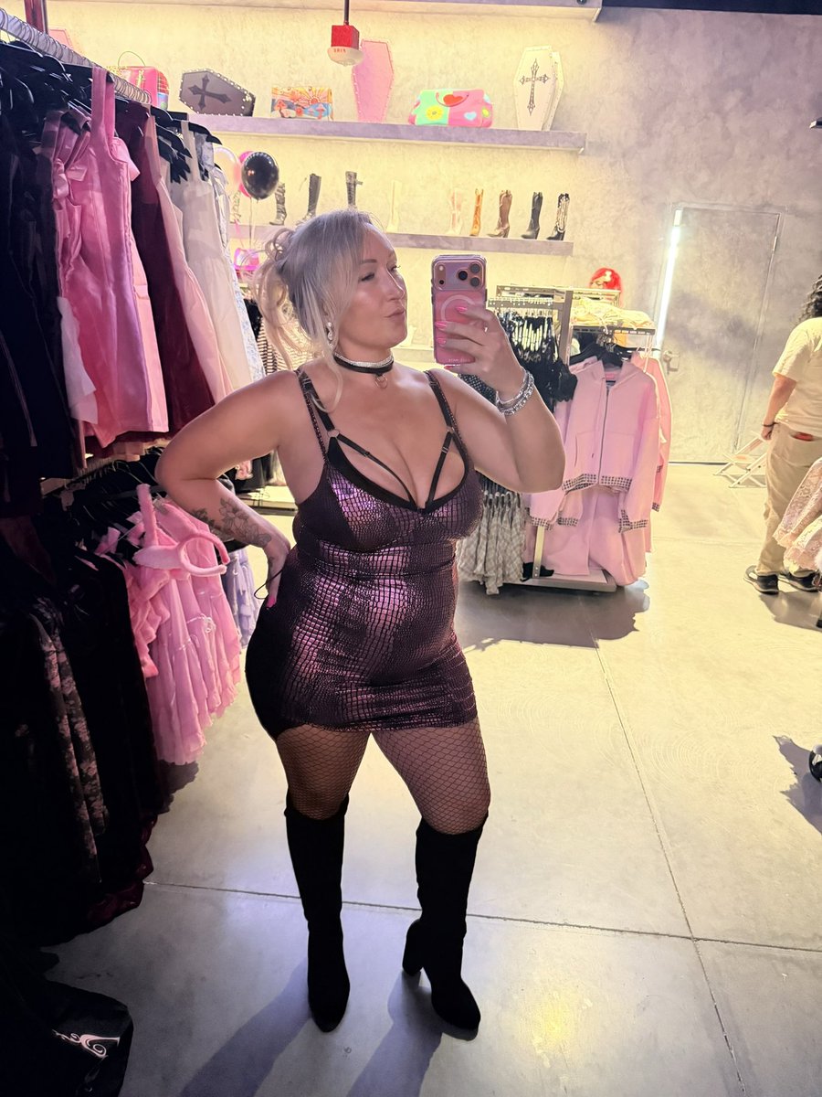 MommabombshellX's tweet photo. This weekend was such a vibe…. https://t.co/dqbqoBxI7y