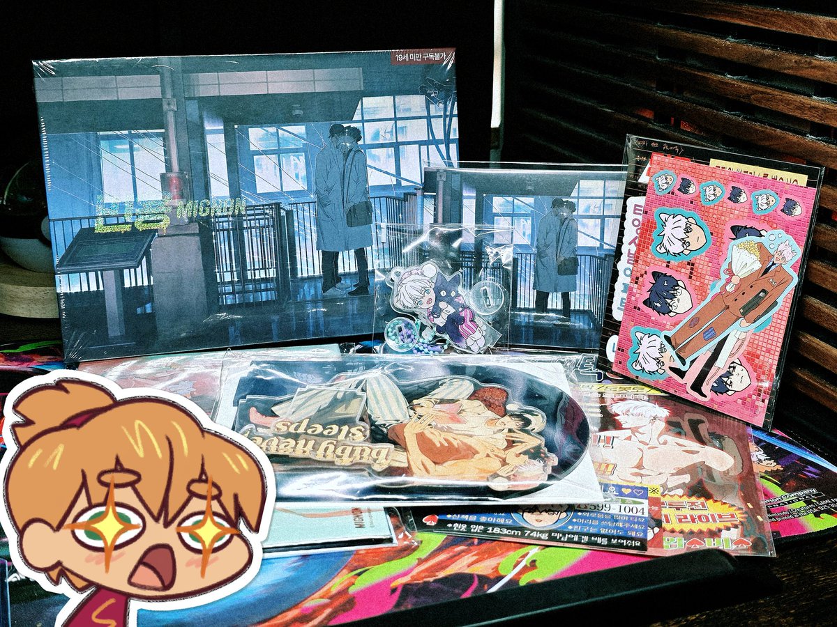 AshrVT's tweet photo. I was gonna give FedEx a hard time for waking me up so early in the morning but instead I kissed the delivery driver HAPPY PRIDE WE'RE UNBOXING ALL THIS ON FRIDAY https://t.co/kTAanqkcmK