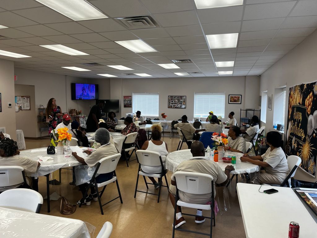 SpectraCare's tweet photo. Prevention Presenter Sheree giving a Narcan training to the lovely folks at Gordon Senior Center  🚫💊 https://t.co/Z2jwhqjtxl