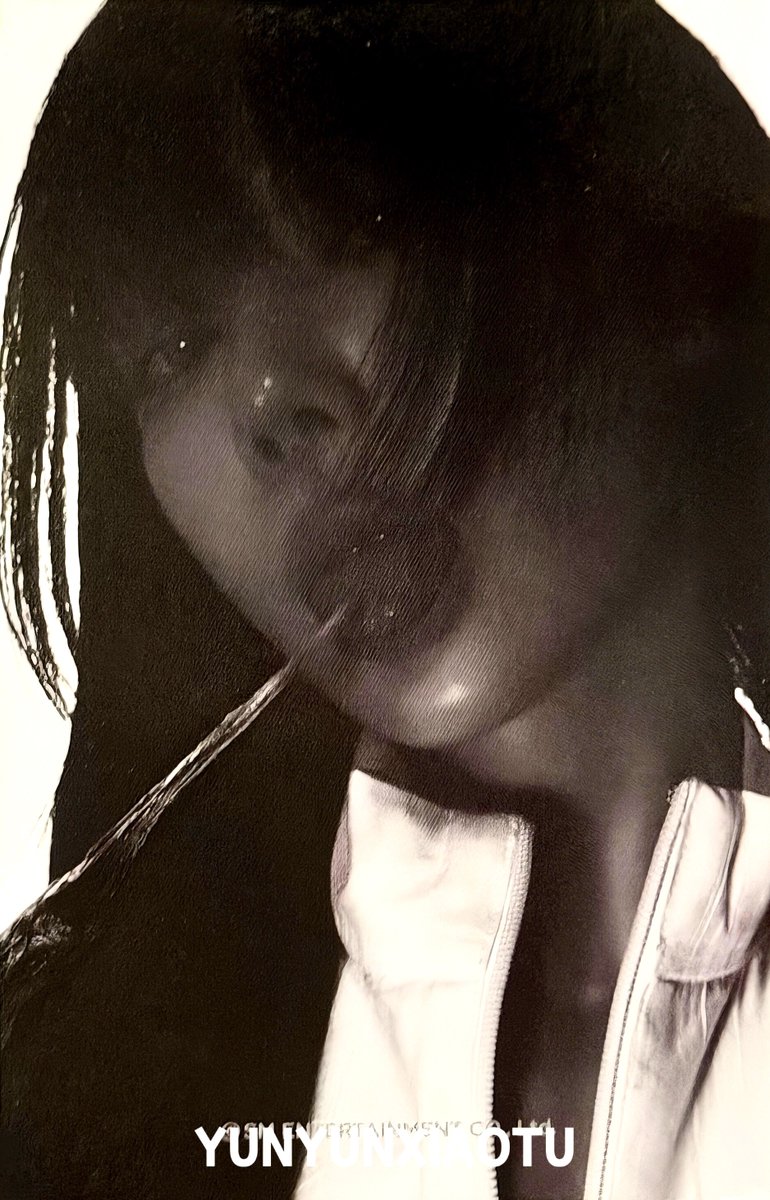 icurina's tweet photo. this winter photocard???????? https://t.co/T6qGjwKGGV