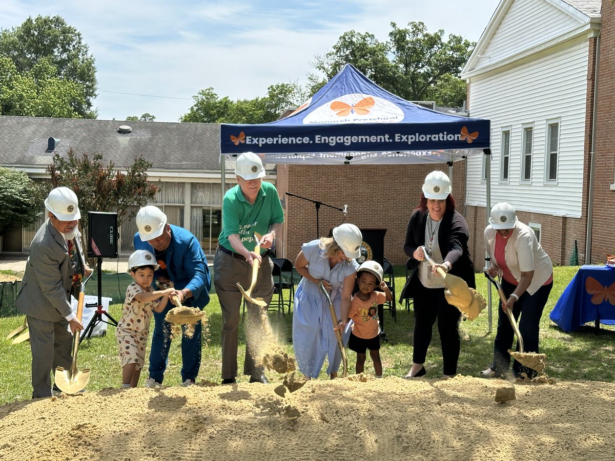 CollegePark_MD's tweet photo. This morning, the City of College Park celebrated the goundbreaking of the new Monarch Preschool playground slated to arrive this summer! City Councilmembers Jacob Hernandez and Alan Hew joined in and offered some remarks in celebration of the long-awaited project as it will offer a new space for the children and members of the community to play and gather in a safe, enriching environment.  

#####

Esta mañana, la Ciudad de College Park celebró la ceremonia de inicio de obras del nuevo parque infantil de la Monarch Preschool, cuya llegada está prevista para este verano. Los concejales Jacob Hernandez y Alan Hew se sumaron al evento y ofrecieron unas palabras para celebrar este proyecto tan esperado, el cual brindará un nuevo espacio para que los niños y los miembros de la comunidad jueguen y se reúnan en un entorno seguro y enriquecedor.