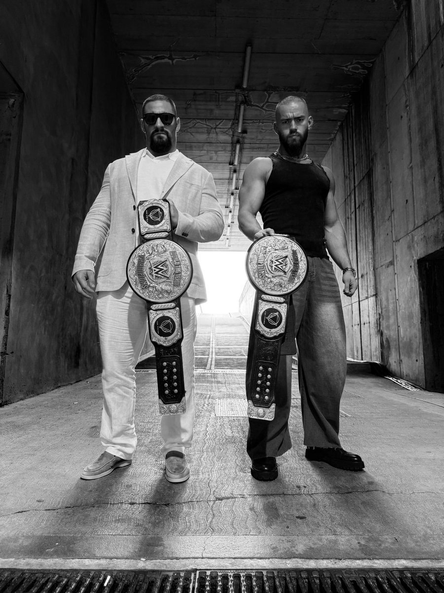 ButInTheory's tweet photo. Some people learn by listening.

The Vision learns by winning.

#WWEClash https://t.co/cqdIM07Hcm