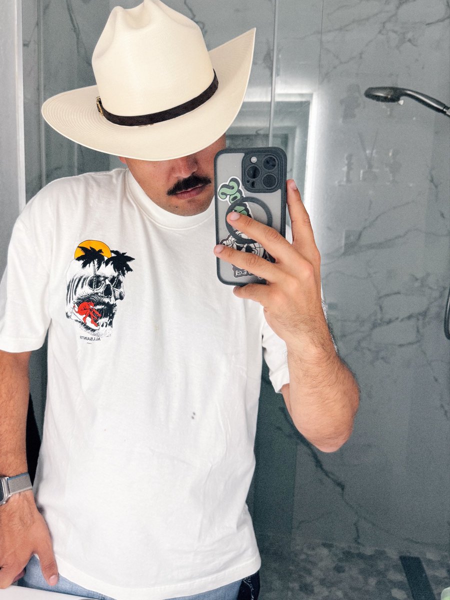 agguman's tweet photo. De party 🤠 https://t.co/CsgG2uWHl3