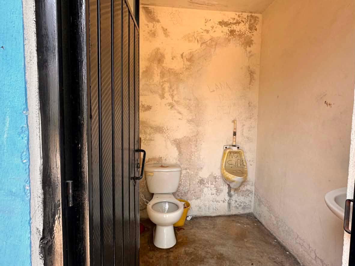 ismaclrs's tweet photo. Puebla vive bajo el abandono de su gobernador @armentapuebla_   y la educación pública padece lo peor de este gobierno. 
Por eso los estudiantes de @PueblaFnerrr exigimos que la @Segob_Puebla resuelva urgentemente los problemas educativos del estado.
#PueblaQuiereEducación https://t.co/IqlbqnxYSC