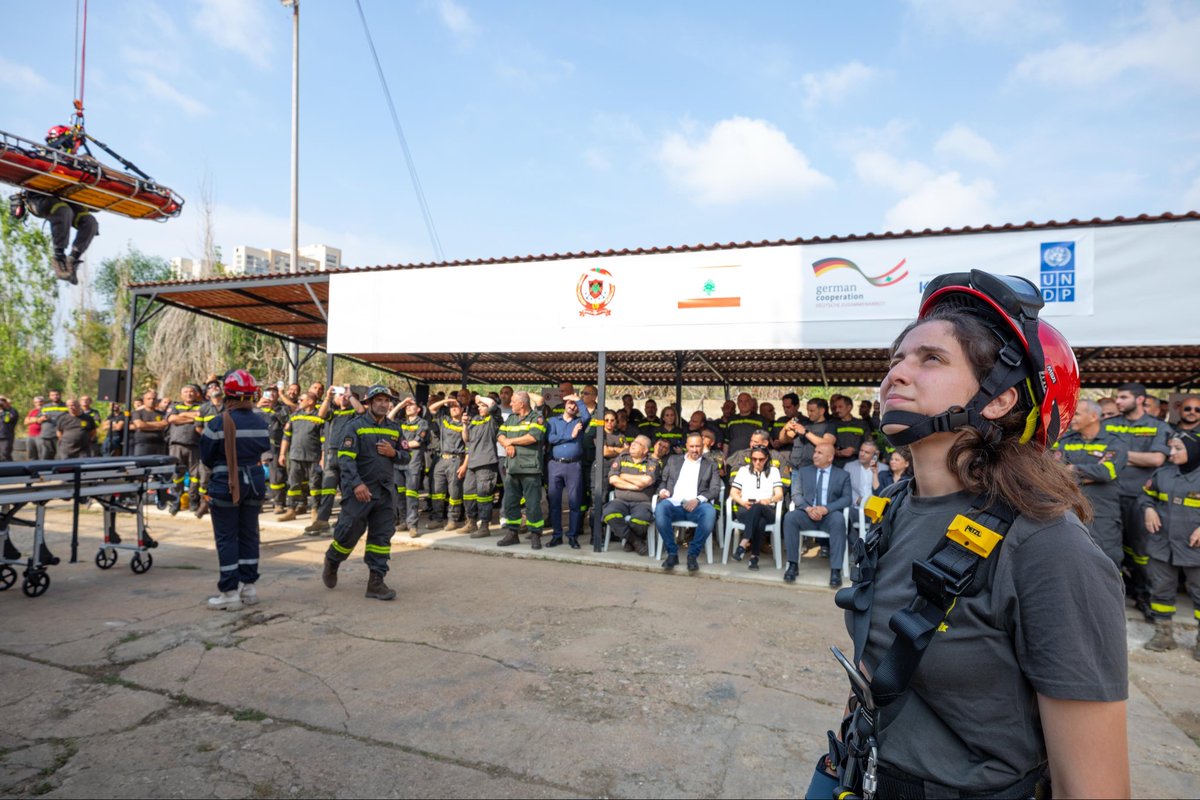BlertaAliko's tweet photo. In 🇱🇧’s darkest hours, #CivilDefense teams are 1️⃣to  #respond &amp; #savelives rescuing survivors from rubble, battling fires, responding to disasters in any circumstances. Their courage &amp; sacrifice ➡️ lifeline for countless families. Thank you🇩🇪 @KfW_FZ_int  @German_Coop for your 🤝 https://t.co/x6UVaA5CiJ