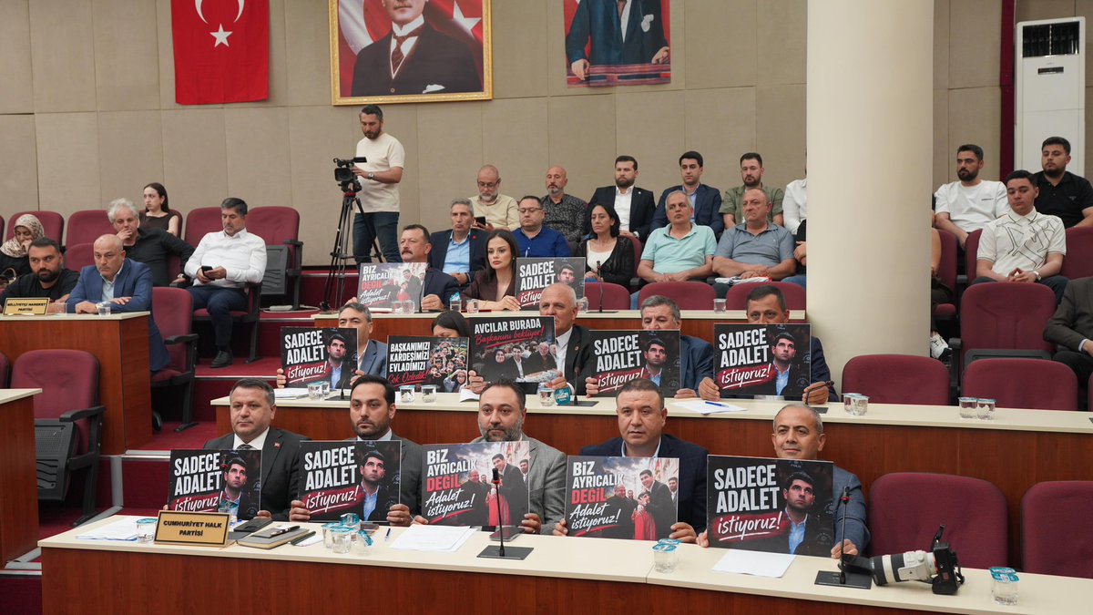 haticealmaca's tweet photo. Haziran ayı birinci meclis toplantımızda, Belediye Başkanımızın tutukluluğunun birinci yılı nedeniyle söz aldım.

Bir yıldır beklediğimiz şey ayrıcalık değil; adalet. Halkın iradesinin yok sayılmadığı, hukukun herkese eşit uygulandığı bir ülke özlemini bir kez daha dile getirdik.

Özgürlük de adalet de herkes için.