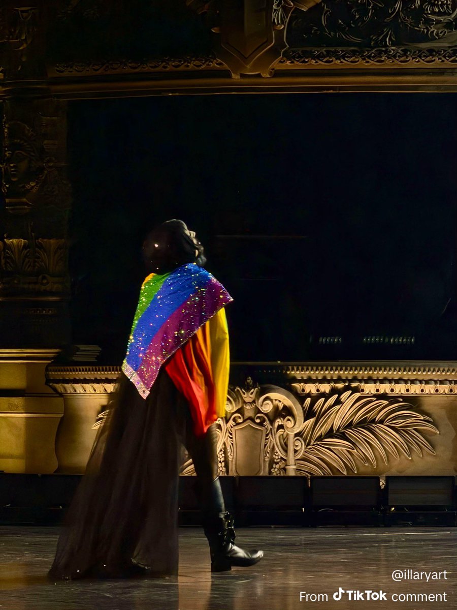 lilmonsterlp's tweet photo. Happy Pride Month :)))))) https://t.co/gh3e9mkymd