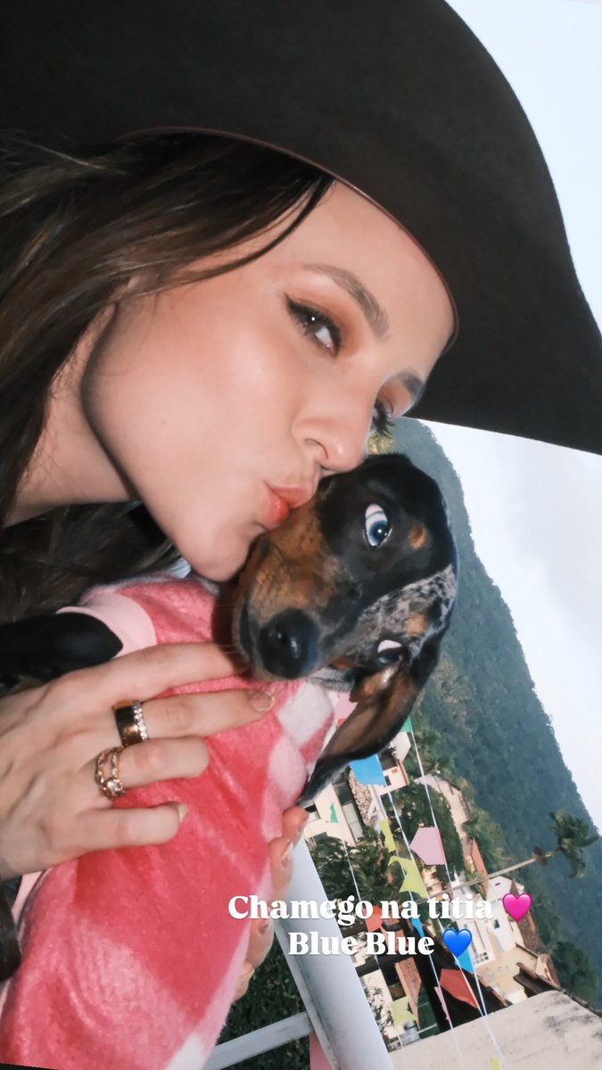 LarissaUpdates's tweet photo. 1º dia de junho e a Larissa já está comemorando a sua festa favorita, festa junina 🩷

📲 | Larissa Manoela via Instagram Stories. https://t.co/0MGDU6ClTq