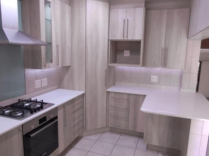 mlswest's tweet photo. 2 Bedroom Townhouse for Sale in Wilro Park, Roodepoort | R 1 218 000 🏡✨

https://t.co/LP6pKjpzUe

#mlswest #property https://t.co/SyNiHnsswh