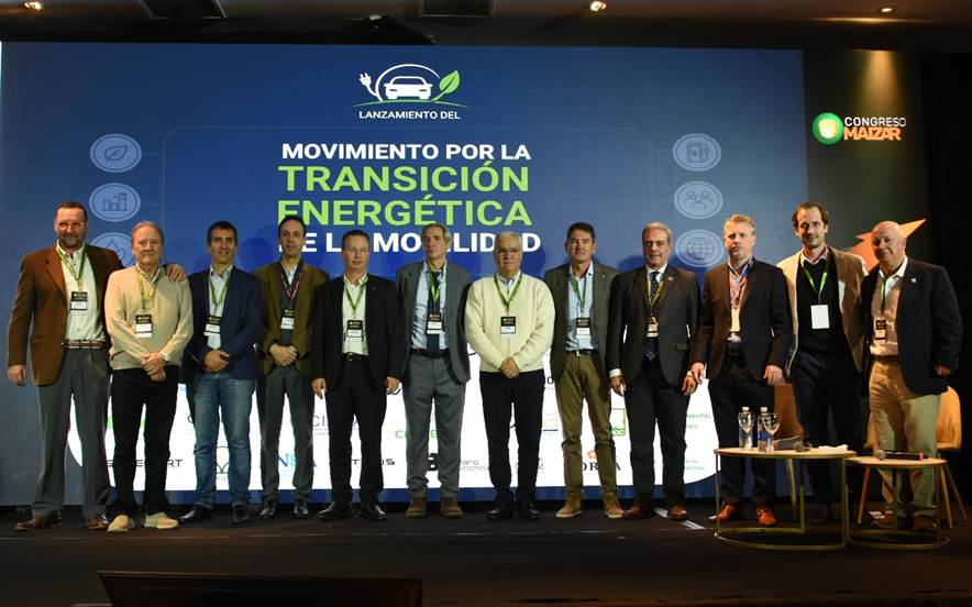 IICAnoticias's tweet photo. El @IICAnoticias y la @_CPBIO participaron del Congreso @maizararg 2026 en Argentina y lanzaron el Movimiento por la Transición Energética de la Movilidad, con un rol clave para los biocombustibles.

Más detalles 📰👉🖱️https://t.co/a12oD1YHNd https://t.co/5unhOsNySW