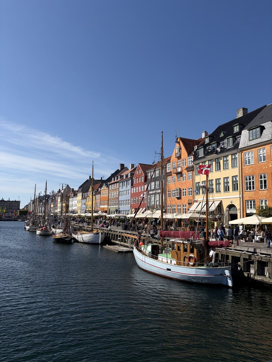 GopherSoccer's tweet photo. Worldwide #Gophers!✈️

Kate and Madeline spent two and a half weeks studying abroad in Denmark and Sweden! 🇩🇰🇸🇪

#ThisIsHome | #Gophers〽️ https://t.co/xfspBeey3v