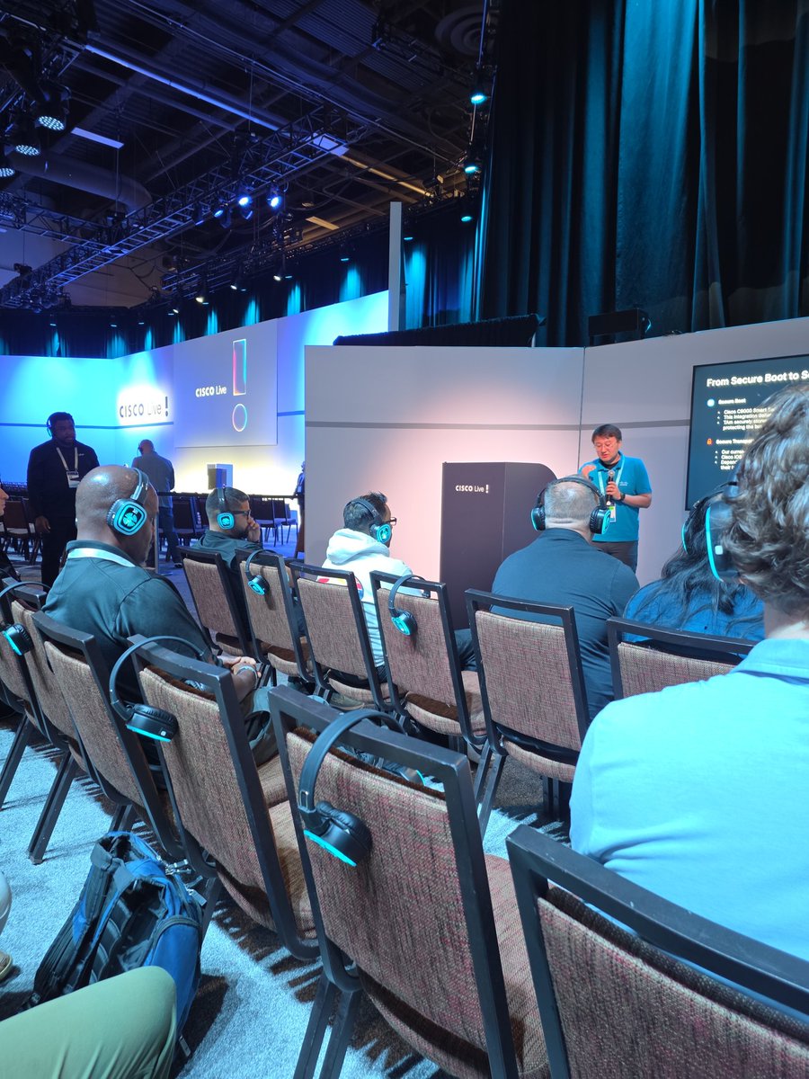 profutures2012's tweet photo. @fundmyfund I'm at Cisco $csco conference right now https://t.co/Aka2f9Xnp4