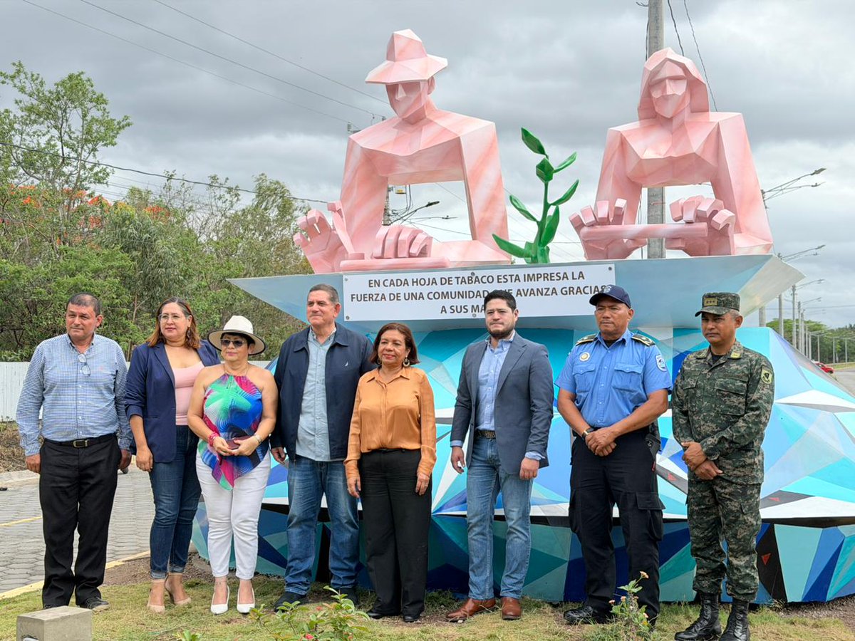 InturEsteli's tweet photo. Inauguración del Monumento a los Trabajadores del Sector Tabacalero, en la ciudad tres veces heroíca ESTELI.
#NicaraguaFascinanteIrresistible https://t.co/a0UG5bhCg0