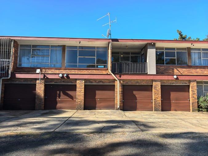 mlswest's tweet photo. 2 Bedroom Apartment / Flat for Sale in Greenhills, Randfontein | R 510 000 🏡✨

https://t.co/Hzy20i1KSv

#mlswest #property https://t.co/RDs1WQMCij