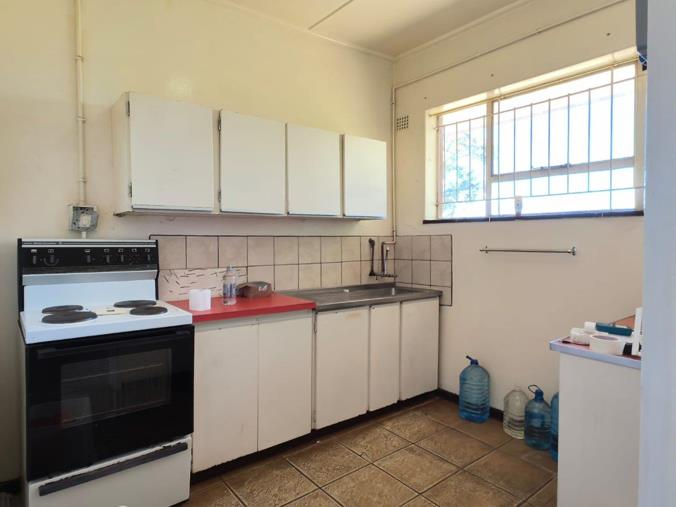 mlswest's tweet photo. 2 Bedroom Apartment / Flat for Sale in Greenhills, Randfontein | R 510 000 🏡✨

https://t.co/Hzy20i1KSv

#mlswest #property https://t.co/RDs1WQMCij