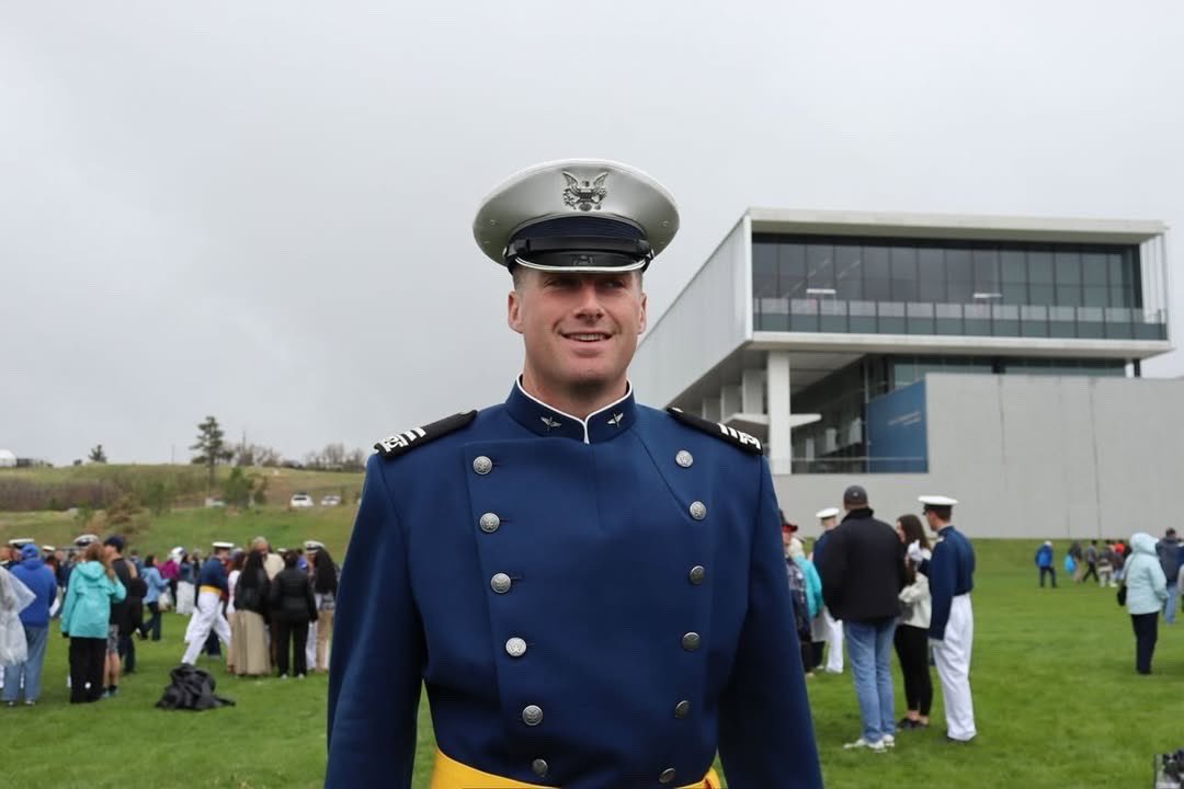 BigMoBarrett's tweet photo. Another Man of Moeller is taking flight! 🇺🇸✈️

Congratulations to Jackson Garrett ‘22  on graduating from the United States Air Force Academy with a degree in Research Operations and officially taking the Oath of Office as Second Lieutenant Jackson Garrett.

This milestone marks the beginning of an exciting new chapter as Lt. Garrett heads to Columbus Air Force Base in Mississippi to begin flight training. From the halls of Moeller to the skies above, Jackson continues a proud tradition of Men of Moeller answering the call to serve our nation.

We wish him blue skies, safe flights, and continued success as he pursues his dream of becoming an Air Force pilot.

#ManOfMoeller #USAFAClassOf2026 #AimHigh #GoBigMoe