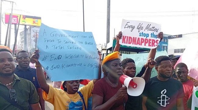 NigeriaStories's tweet photo. BREAKING NEWS: The Nigeria Union of Teachers (NUT) has announced a nationwide solidarity protest scheduled for Tuesday to draw attention to the abduction of teachers and students from schools in Oyo State. https://t.co/0gqACb9pJJ