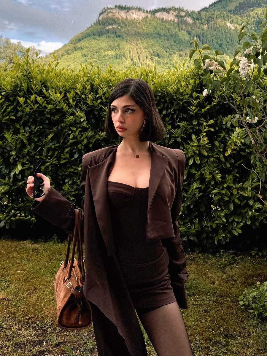 ButNini's tweet photo. Üffff kizimin guzelligi, bu ne beeee taş  #ZeynepAtılgan https://t.co/F7wqxtog7Z
