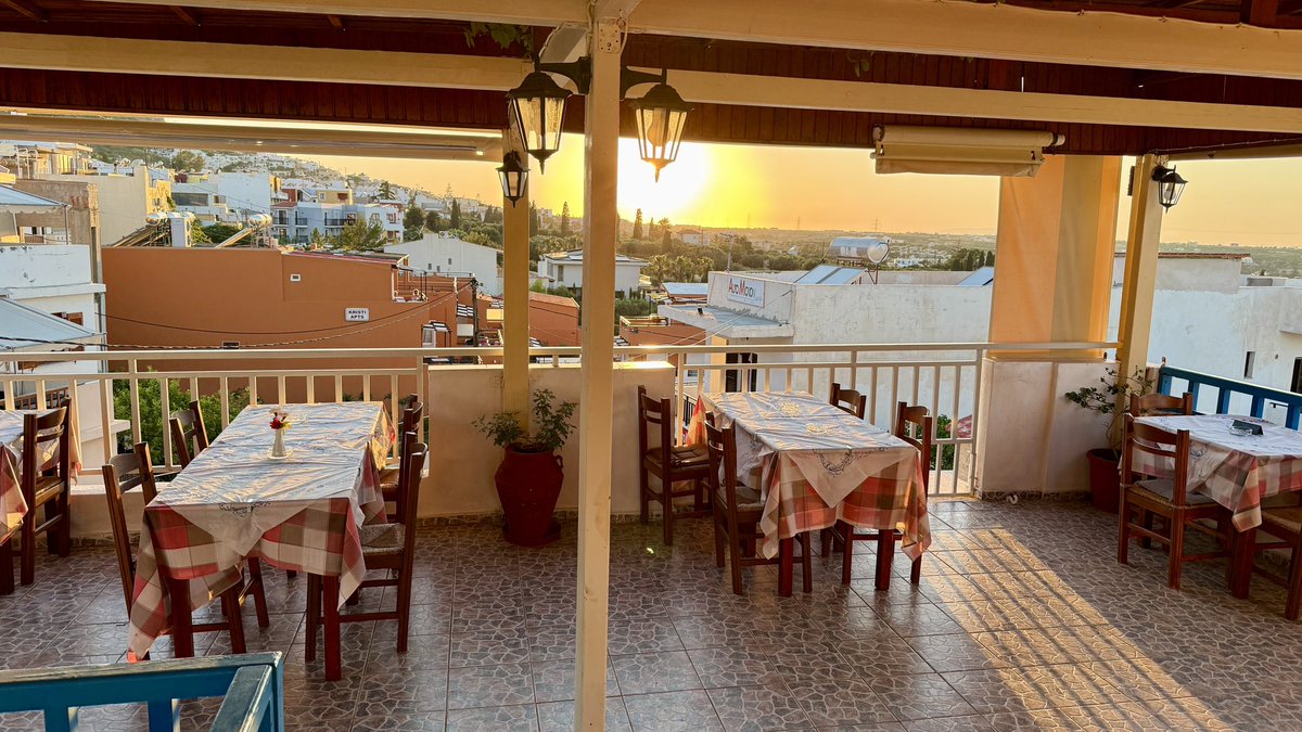jasonthomas72's tweet photo. Roof Garden Arhontiko, Koutouloufari in Crete. 🇬🇷 https://t.co/rRADTIv53E