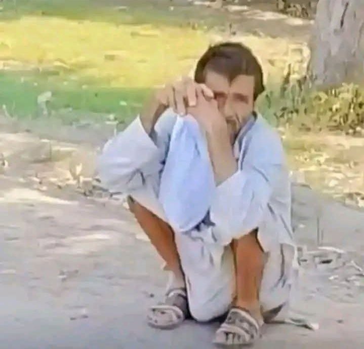 Badass1ZQ1's tweet photo. غریبوں کے مسائل روز بروز بڑھتے جا رہے ہیں حکومت کو اس طرف بھی توجہ دینی چاہئے https://t.co/PLeinfaN28